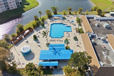 Condominio en venta en Sunrise, Florida, 1 dormitorio, 59.46 m2 № 2027300 - foto 28