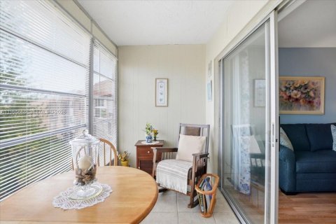 Condominio en venta en Sunrise, Florida, 1 dormitorio, 59.46 m2 № 2027300 - foto 4