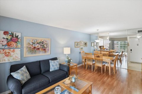 Condominio en venta en Sunrise, Florida, 1 dormitorio, 59.46 m2 № 2027300 - foto 5