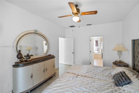 Купить виллу или дом в Кейп-Корал, Флорида 3 спальни, № 2026938 - фото 23