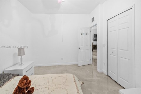 Купить виллу или дом в Кейп-Корал, Флорида 3 спальни, № 2026938 - фото 15