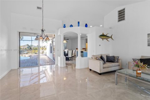 Купить виллу или дом в Кейп-Корал, Флорида 3 спальни, № 2026938 - фото 5