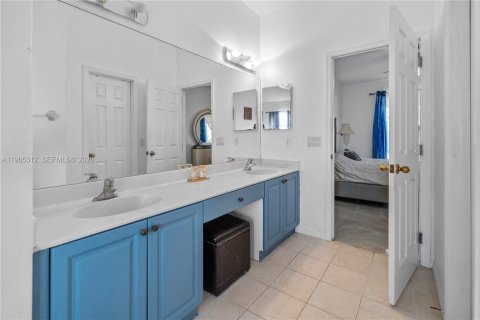 Купить виллу или дом в Кейп-Корал, Флорида 3 спальни, № 2026938 - фото 27