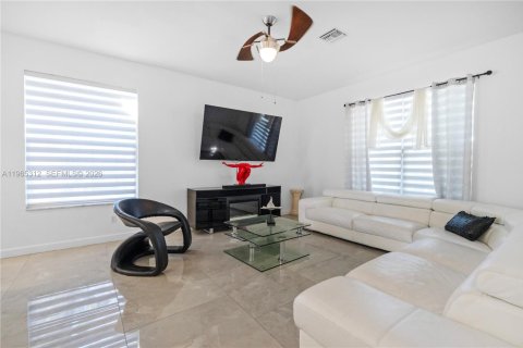 Купить виллу или дом в Кейп-Корал, Флорида 3 спальни, № 2026938 - фото 14