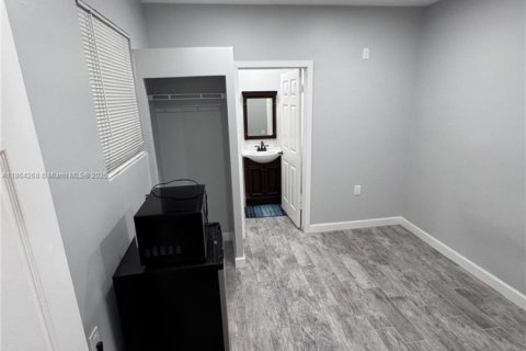 Villa ou maison à vendre à Hollywood, Floride: 3 chambres, 151.9 m2 № 1958350 - photo 17