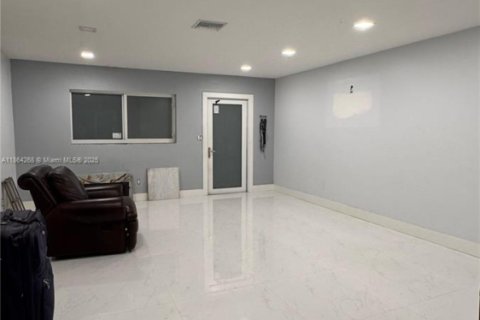 Villa ou maison à vendre à Hollywood, Floride: 3 chambres, 151.9 m2 № 1958350 - photo 11