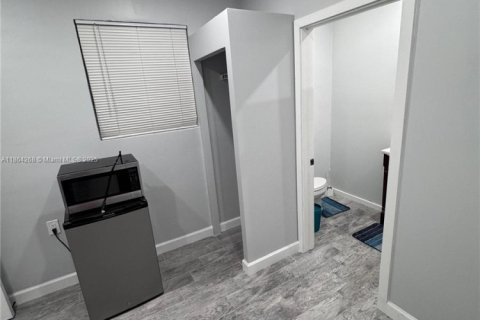 Villa ou maison à vendre à Hollywood, Floride: 3 chambres, 151.9 m2 № 1958350 - photo 18