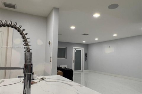 Villa ou maison à vendre à Hollywood, Floride: 3 chambres, 151.9 m2 № 1958350 - photo 10