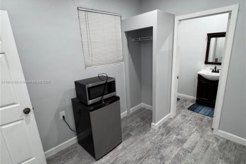 Villa ou maison à vendre à Hollywood, Floride: 3 chambres, 151.9 m2 № 1958350 - photo 16