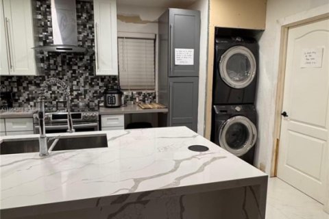 Villa ou maison à vendre à Hollywood, Floride: 3 chambres, 151.9 m2 № 1958350 - photo 6