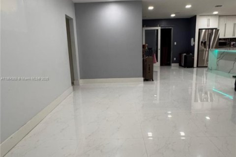 Villa ou maison à vendre à Hollywood, Floride: 3 chambres, 151.9 m2 № 1958350 - photo 15