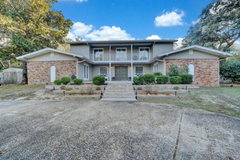 House in Niceville, Florida 4 bedrooms, 283.54 sq.m. № 559016 - photo 1