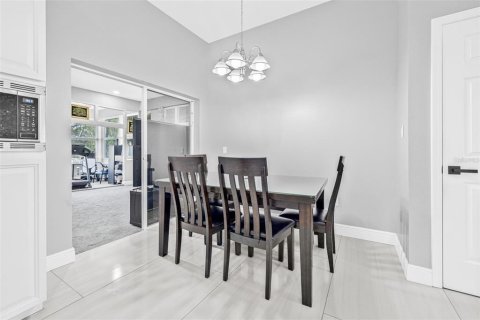 House in Thonotosassa, Florida 4 bedrooms, 232.35 sq.m. № 1878074 - photo 7