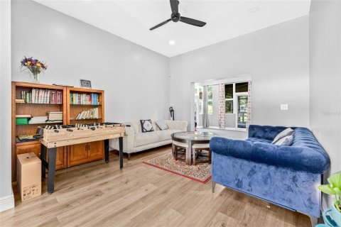 House in Thonotosassa, Florida 4 bedrooms, 232.35 sq.m. № 1878074 - photo 5