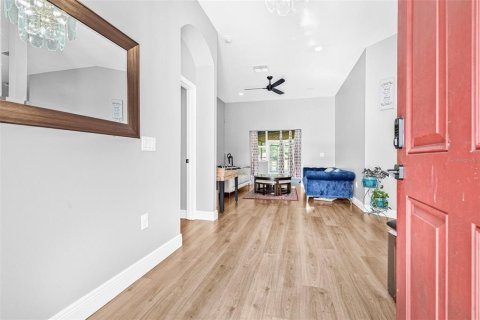 House in Thonotosassa, Florida 4 bedrooms, 232.35 sq.m. № 1878074 - photo 4