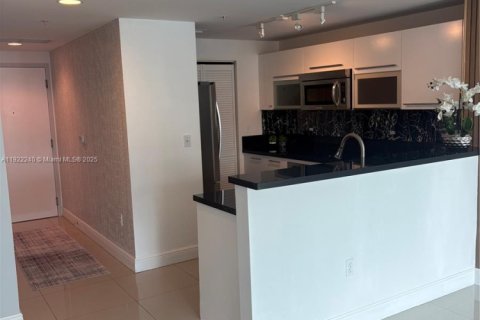 Снять в аренду кондоминиум в Майами, Флорида 1 спальня, 74.88м2, № 1976324 - фото 7