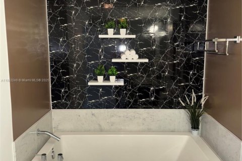 Снять в аренду кондоминиум в Майами, Флорида 1 спальня, 74.88м2, № 1976324 - фото 28