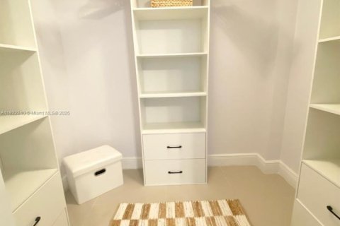 Снять в аренду кондоминиум в Майами, Флорида 1 спальня, 74.88м2, № 1976324 - фото 22