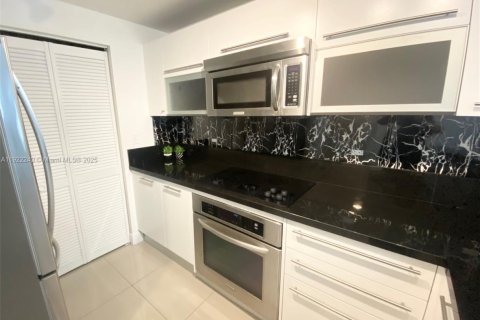 Снять в аренду кондоминиум в Майами, Флорида 1 спальня, 74.88м2, № 1976324 - фото 8