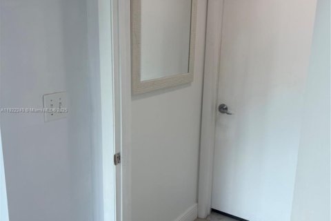 Снять в аренду кондоминиум в Майами, Флорида 1 спальня, 74.88м2, № 1976324 - фото 18