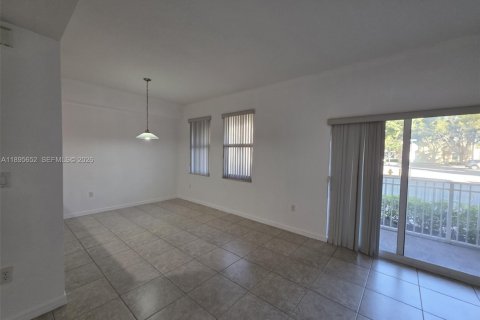 Condominio en alquiler en Doral, Florida, 3 dormitorios, 112.13 m2 № 1997392 - foto 7