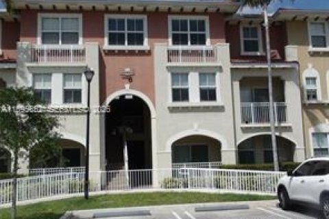Condominio en alquiler en Doral, Florida, 3 dormitorios, 112.13 m2 № 1997392 - foto 3