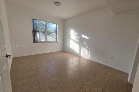 Condominio en alquiler en Doral, Florida, 3 dormitorios, 112.13 m2 № 1997392 - foto 14
