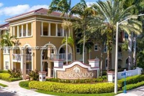 Condominio en Doral, Florida, 3 dormitorios № 1997392