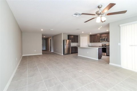 Casa en alquiler en Mascotte, Florida, 5 dormitorios, 180.6 m2 № 1843391 - foto 4