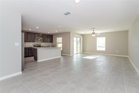 Casa en alquiler en Mascotte, Florida, 5 dormitorios, 180.6 m2 № 1843391 - foto 3