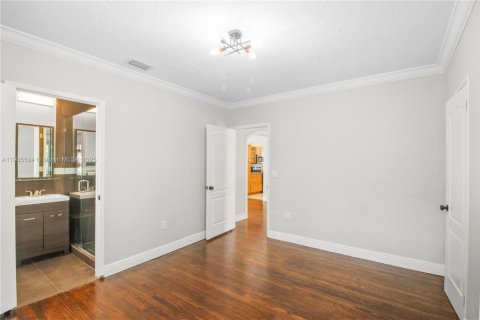 Снять в аренду виллу или дом в Майами, Флорида 3 спальни, 128.58м2, № 1956814 - фото 14