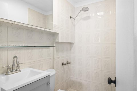 Снять в аренду виллу или дом в Майами, Флорида 3 спальни, 128.58м2, № 1956814 - фото 25