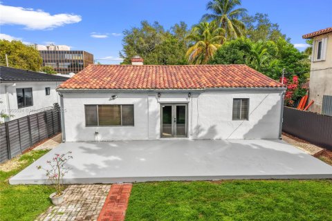 Снять в аренду виллу или дом в Майами, Флорида 3 спальни, 128.58м2, № 1956814 - фото 26