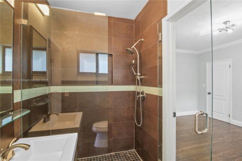 Снять в аренду виллу или дом в Майами, Флорида 3 спальни, 128.58м2, № 1956814 - фото 18