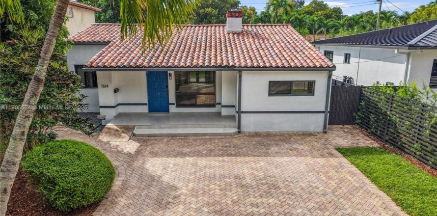 Дом в Майами, Флорида 3 спальни, 128.58м2 № 1956814