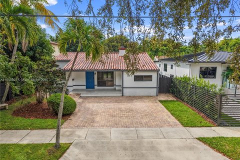 Снять в аренду виллу или дом в Майами, Флорида 3 спальни, 128.58м2, № 1956814 - фото 30