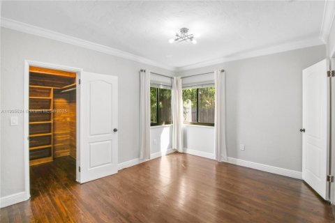 Снять в аренду виллу или дом в Майами, Флорида 3 спальни, 128.58м2, № 1956814 - фото 15