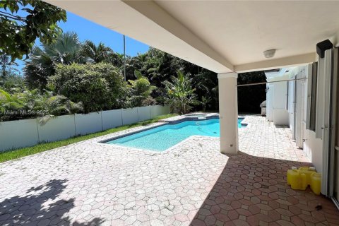 House in Palmetto Bay, Florida 4 bedrooms, 231.33 sq.m. № 1874733 - photo 11