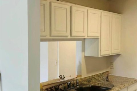 Condo in Lake Worth, Florida, 2 bedrooms  № 2081473 - photo 3