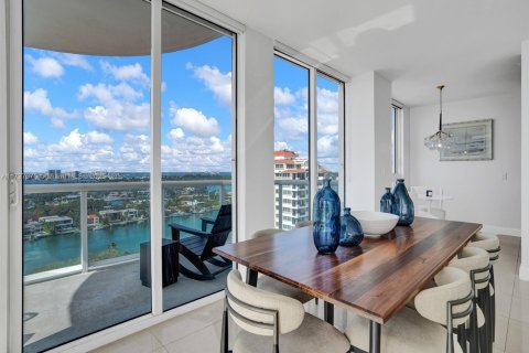 Condo in Miami Beach, Florida, 2 bedrooms  № 1696616 - photo 16