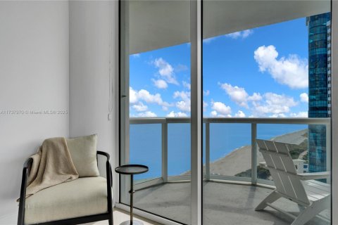 Condo in Miami Beach, Florida, 2 bedrooms  № 1696616 - photo 21