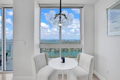 Condo in Miami Beach, Florida, 2 bedrooms  № 1696616 - photo 5