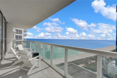 Condo in Miami Beach, Florida, 2 bedrooms  № 1696616 - photo 4
