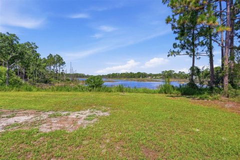 Casa en venta en Deltona, Florida, 4 dormitorios, 236.16 m2 № 2215809 - foto 13