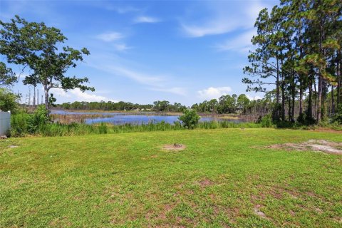Casa en venta en Deltona, Florida, 4 dormitorios, 236.16 m2 № 2215809 - foto 8