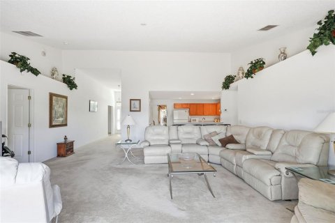 Casa en venta en Deltona, Florida, 4 dormitorios, 236.16 m2 № 2215809 - foto 30