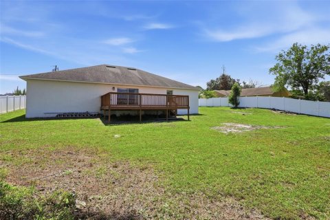 Casa en venta en Deltona, Florida, 4 dormitorios, 236.16 m2 № 2215809 - foto 9