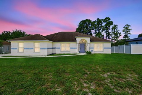 House in Deltona, Florida 4 bedrooms, 236.16 sq.m. № 2215809
