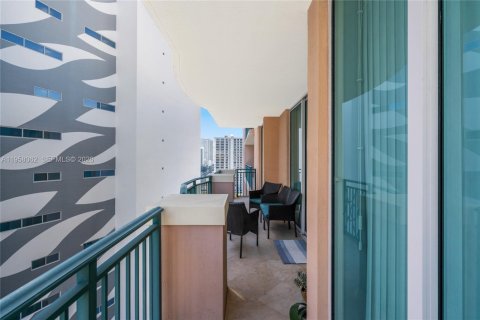 Купить кондоминиум в Санни-Айлс-Бич, Флорида 2 спальни, 111.48м2, № 2024432 - фото 15