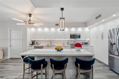 Купить кондоминиум в Санни-Айлс-Бич, Флорида 2 спальни, 111.48м2, № 2024432 - фото 6